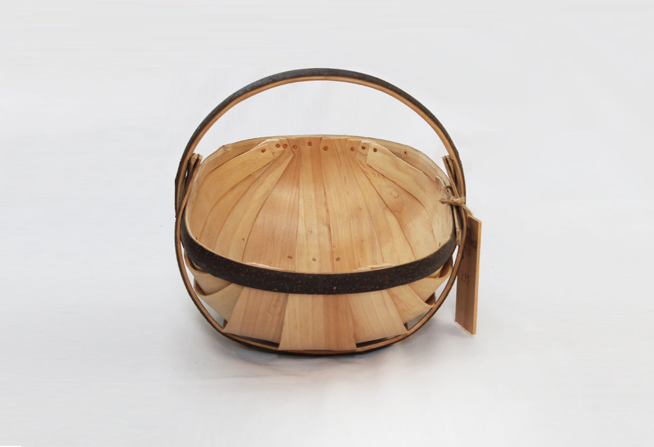 Sussex Apple Trug. Traditionally hand-crafted in Herstmonceux. Top view showing wooden boards