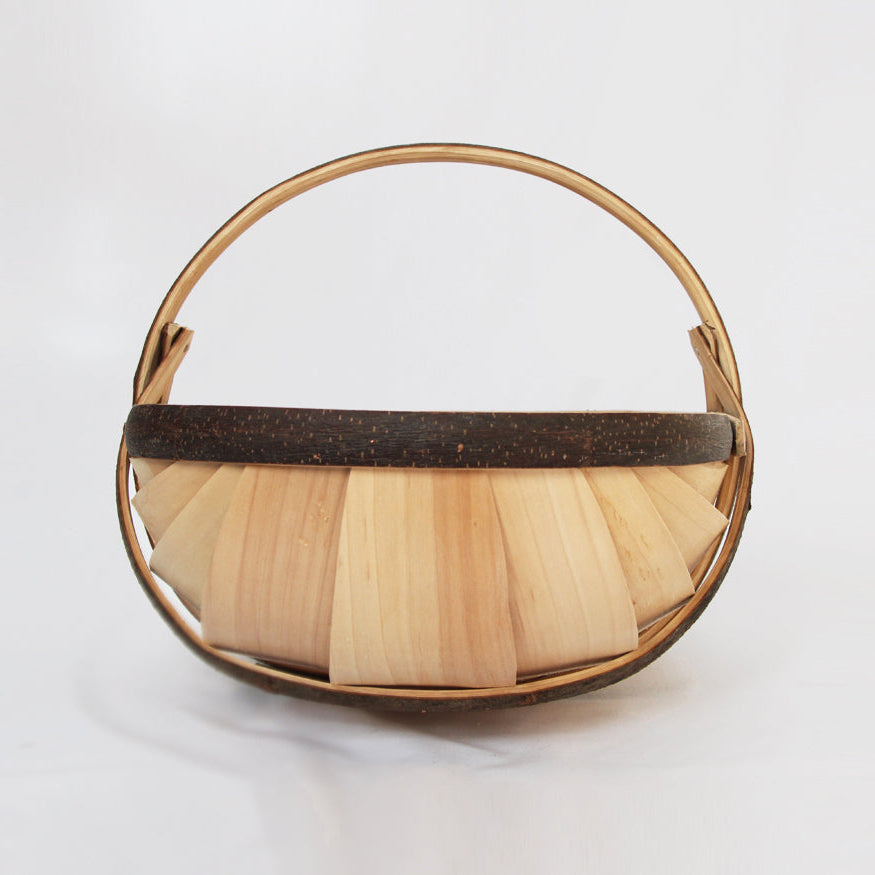 Sussex Apple Trug. Traditionally hand-crafted in Herstmonceux. Front view showing deep wooden boards